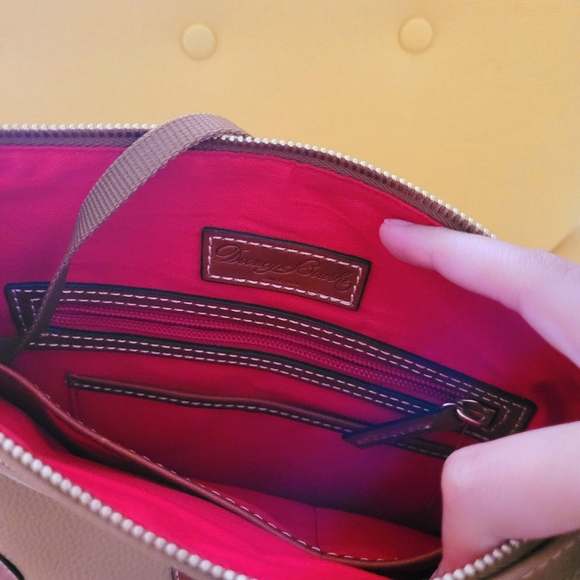 Rarely used! Dooney & Bourke Tan Taupe Pebble Leather Crossbody Bag - Picture 8 of 13